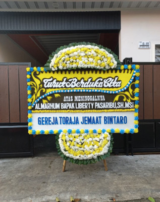 Papan Bunga Duka di Lubuk Kilangan